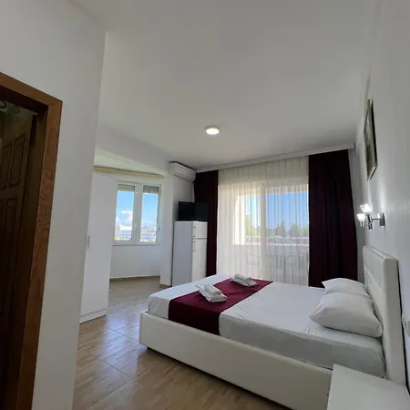 Apartments Fati & Flori Ulcinj Esterno foto