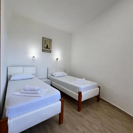 Apartments Fati & Flori Ulcinj Esterno foto