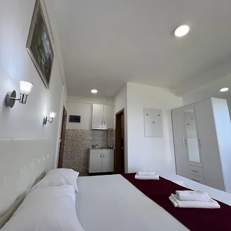 Apartments Fati & Flori Ulcinj Esterno foto