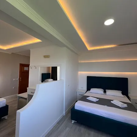 Apartments Fati & Flori Ulcinj Esterno foto