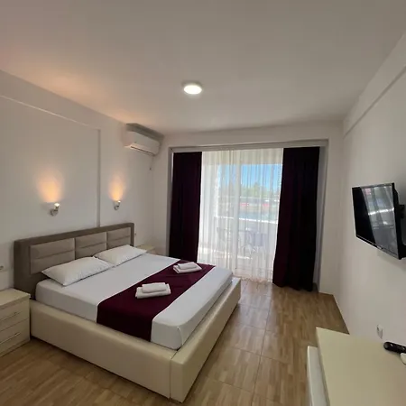 Apartments Fati & Flori Ulcinj Esterno foto