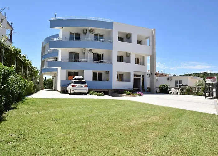 Apartments Fati & Flori